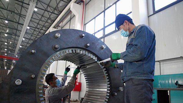 Объем промышленной продукции в Кыргызстане составил более 377 млрд сомов с начала года изображение публикации