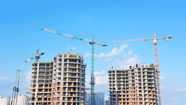 С 1 января стройкомпании обяжут регистрировать объекты - без этого запретят собирать деньги с дольщиков изображение публикации