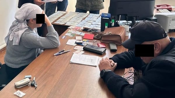 Замглавы Кун-Чыгышского айыл окмоту задержан при передаче взятки сотруднику ГКНБ изображение публикации