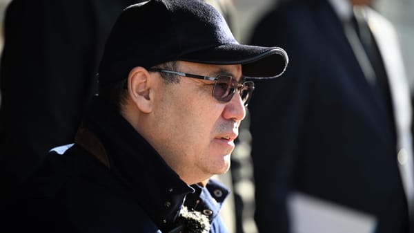 Если ситуация на рынках не изменится, введем внешнее управление, как на "Кумторе" — Садыр Жапаров изображение публикации