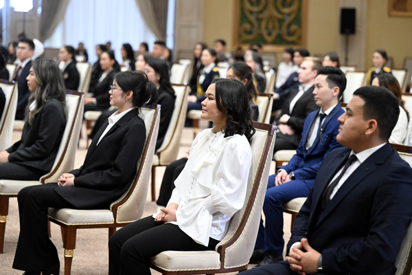 Молодежь получит больше возможностей для карьерного роста в госсекторе – проект указа президента КР изображение публикации