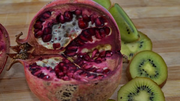 В партиях граната и киви из Ирана обнаружили карантинных вредителей изображение публикации