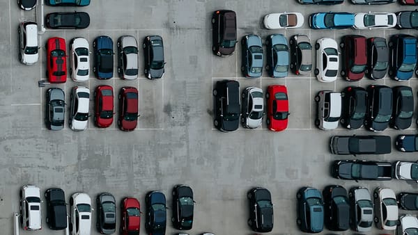 Западные бренды хотят вернуться на рынок РФ через автодилеров Кыргызстана — СМИ изображение публикации