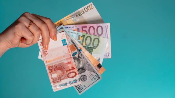 Сколько стоят основные валюты на Моссовете? Актуальный курс изображение публикации