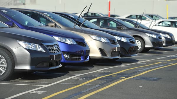 Таможенная служба КР выявила более 15 тысяч вероятных фактов незаконного ввоза машин из стран ЕАЭС изображение публикации