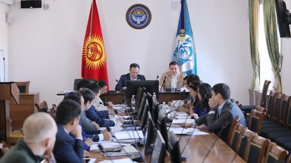 В КР предлагают сократить полномочия местных кенешей – депутаты назвали это централизацией власти изображение публикации