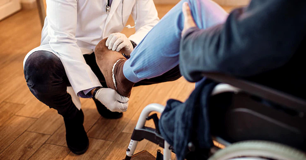 В КР свыше 9.6 тысячи человек получают услуги соцработников на дому изображение публикации