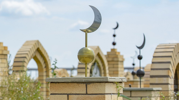 Глава пресс-службы президента КР призвал отказаться от установки памятников умершим изображение публикации