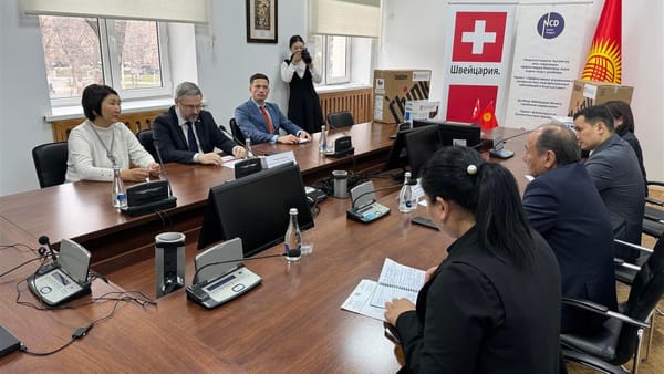 Швейцария передала Минздраву КР компьютерное оборудование на 43 млн сомов изображение публикации