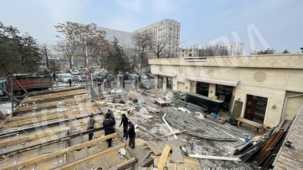 В Бишкеке сносят кафе Arzu и Time Out — по их строительству возбуждены уголовные дела изображение публикации