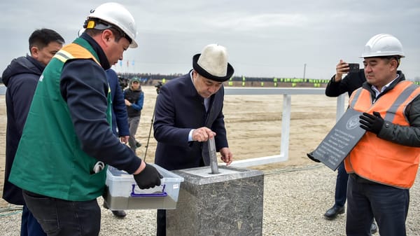 В Бишкеке построят новый ипподром «Аккула» – Садыр Жапаров заложил капсулу изображение публикации