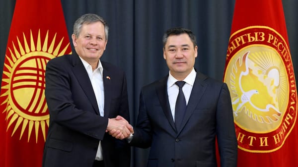 Садыр Жапаров принял сенатора США Стива Дэйнса — о чем говорили? изображение публикации