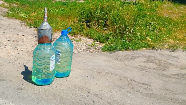 Налоговая служба КР изъяла более 872 тысяч литров контрафактных ГСМ в прошлом году изображение публикации