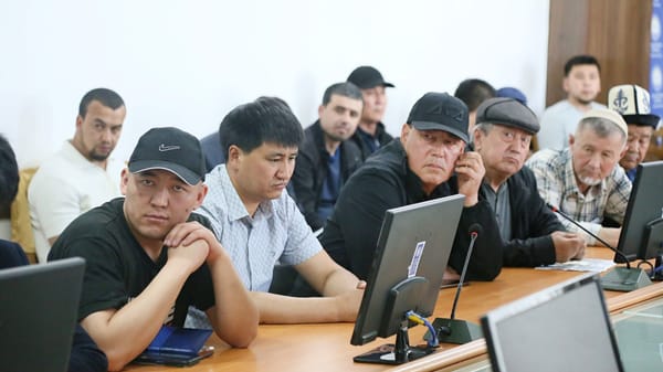 С руководителями рынков и предпринимателями Оша обсудили отмену патентов для торговли изображение публикации