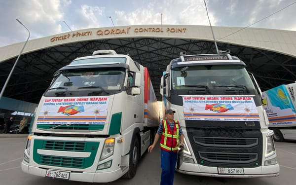 Вторую партию помощи от КР распределят между пятью областями Казахстана изображение публикации