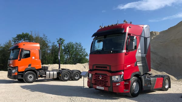 В КР незаконно ввезли восемь тягачей из Казахстана – ущерб составил 11.8 млн сомов изображение публикации