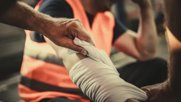 С начала года пострадавшим на производстве выплачено свыше 12 млн сомов изображение публикации