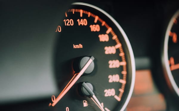 С 1 апреля вступили в силу новые правила расчета платежа за ввозимые в РФ из ЕАЭС автомобили изображение публикации