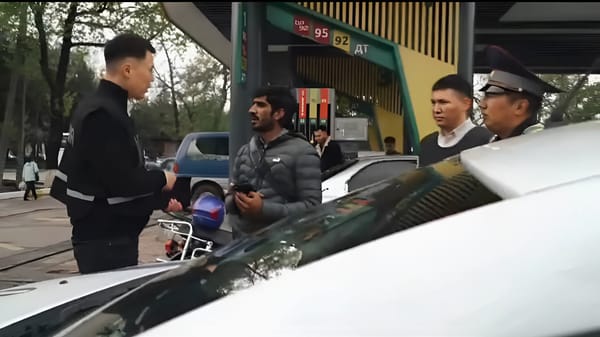 В Бишкеке более 100 иностранных студентов уволили из служб доставки — причины изображение публикации