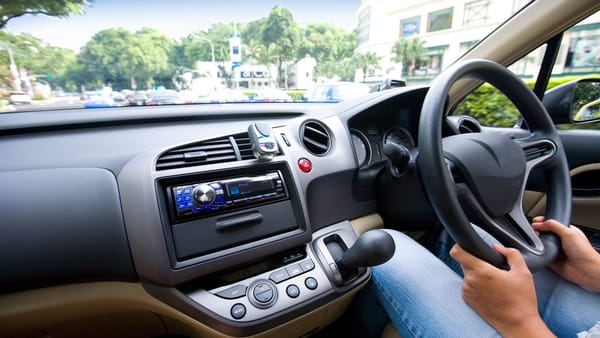 Импорт праворульных машин в Кыргызстан не запрещен – Таможенная служба изображение публикации