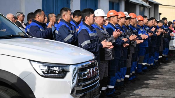 Минэнерго передали 33 единицы новой спецтехники на сумму 86 млн сомов изображение публикации