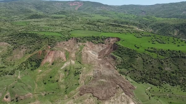 В Базар-Коргонском районе сошел оползень изображение публикации