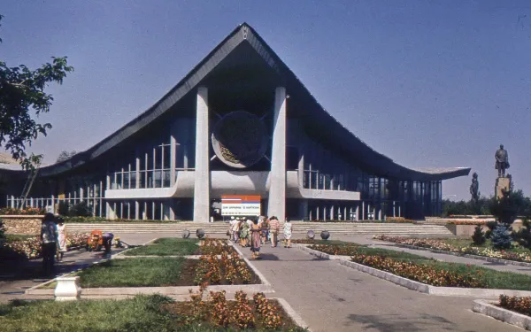 Депутат предложил вернуть в госсобственность территорию бывшей ВДНХ изображение публикации