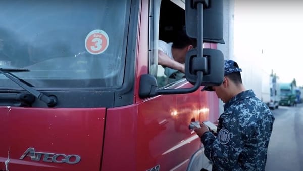 Налоговики проверили перевозчиков на посту «Сосновка» на наличие ЭТТН изображение публикации