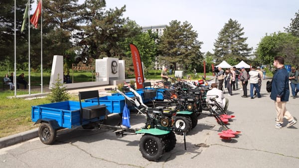 Спецтехнику на 1.6 млн сомов передали ботаническому саду имени Гареева изображение публикации