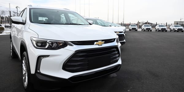 Чиновникам Кыргызстана разрешили закупать более дорогие авто — до 5 млн сомов изображение публикации