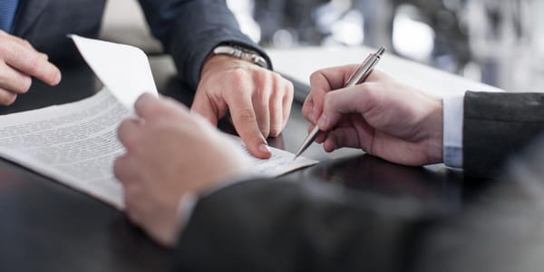 Топ-5 ошибок в договорах подряда: как не потерять время и деньги, рассказал юрист изображение публикации