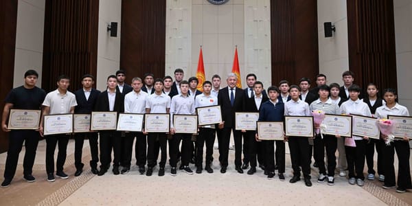 Церемония вручения наград. Фото: кабмин.