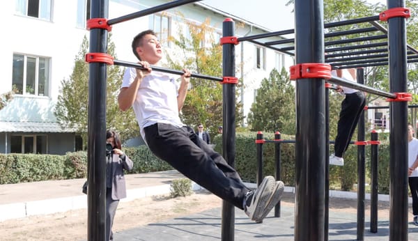 В Бишкеке три тонны батареек превратили в новые спортплощадки изображение публикации