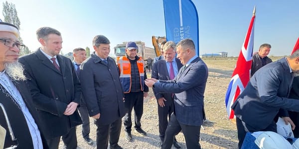 Закладка капсулы для строительства завода по производству бетонного полотна в Кыргызстане. Фото: Минсельхоз.