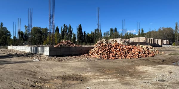 В Ак-Суйском районе строят школу за 182 млн сомов изображение публикации