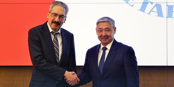 Встреча министра финансов Бакетаева с главой миссии МВФ Дмитрием Гершенсоном в Бишкеке.