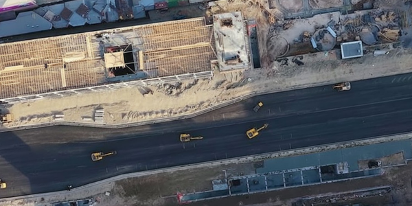 В мэрии Бишкека объяснили, почему дорога у ЦУМа «кажется узкой» изображение публикации