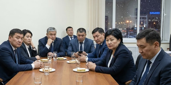 Мэрия Бишкека ввела запрет на новогодние корпоративы в подведомственных учреждениях изображение публикации