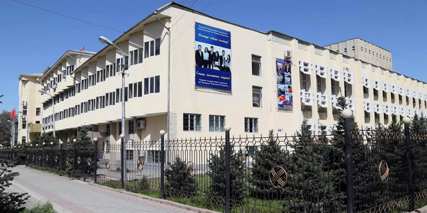 Жапаров придал Академии госуправления особый статус и распорядился удвоить зарплаты изображение публикации