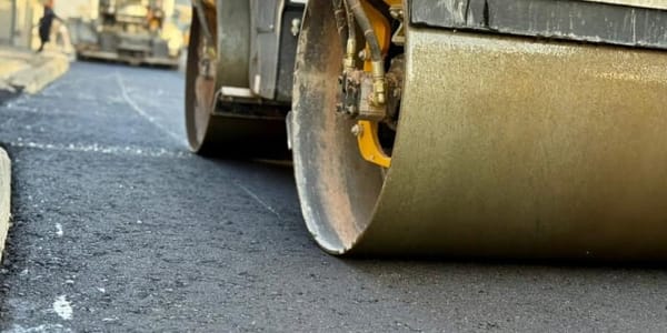 На улице 9 Января в Бишкеке завершили укладку асфальта изображение публикации