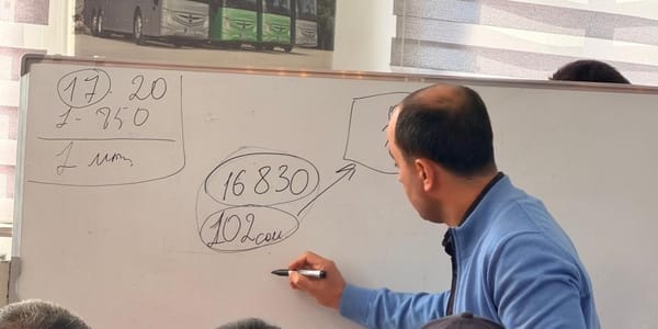 Водители городского транспорта в Бишкеке попросили мэрию отменить оплату наличными изображение публикации