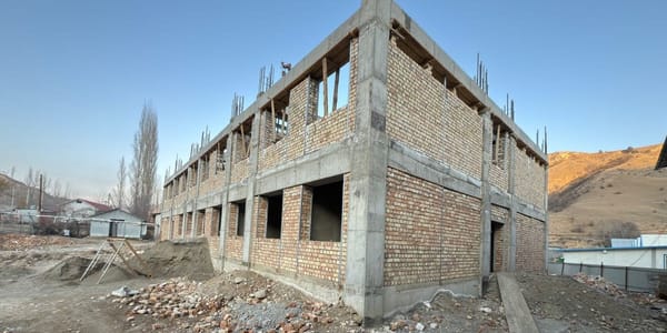 В Аксыйском районе строят новую школу за 80 млн сомов изображение публикации