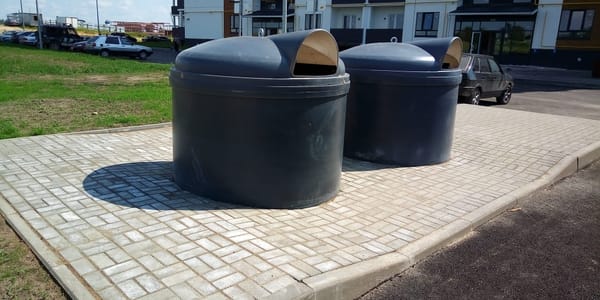 Минстрой предлагает обязать застройщиков проектировать подземные мусорные баки и локальную канализацию изображение публикации