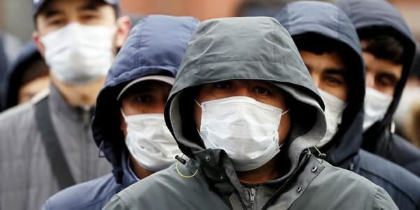 Минсоцтруда: В «черном списке» РФ — более 90 тысяч кыргызстанцев изображение публикации