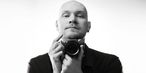 Как фотограф из Бишкека Виталий Белошапкин создал цифрового помощника для домашек по кыргызскому