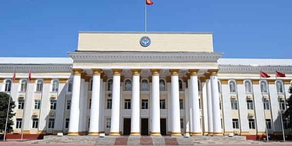 МИД КР эвакуировал кыргызстанку из Мьянмы, где ее незаконно удерживали в военном лагере