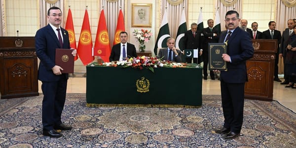 Торговля, недра, логистика: какие документы подписали Жапаров и Шариф в Исламабаде изображение публикации