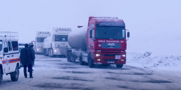 Минтранс запретил проезд через посты «Сосновка» и «Кара-Куль» авто без зимних шин изображение публикации