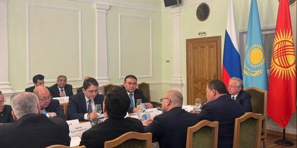 МИД КР попросил РФ упростить выход кыргызстанцев из реестра контролируемых лиц изображение публикации