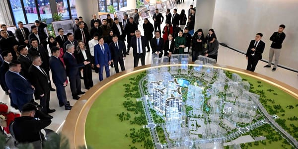 Глава кабмина КР Адылбек Касымалиев принял участие в открытии Rox Center в Бишкеке изображение публикации